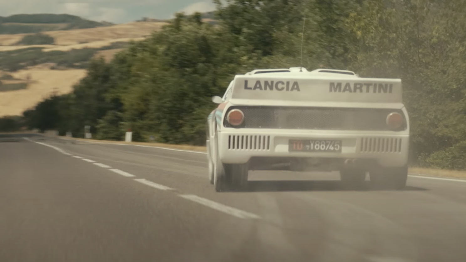 A screenshot from Race For Glory